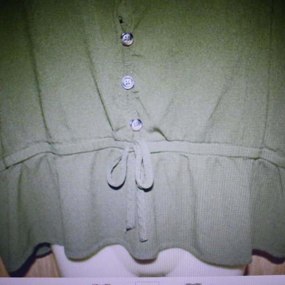 Live 4 Truth Women's Short Sleeve Top Gathered Waist Size 1X - Picture 3 of 5